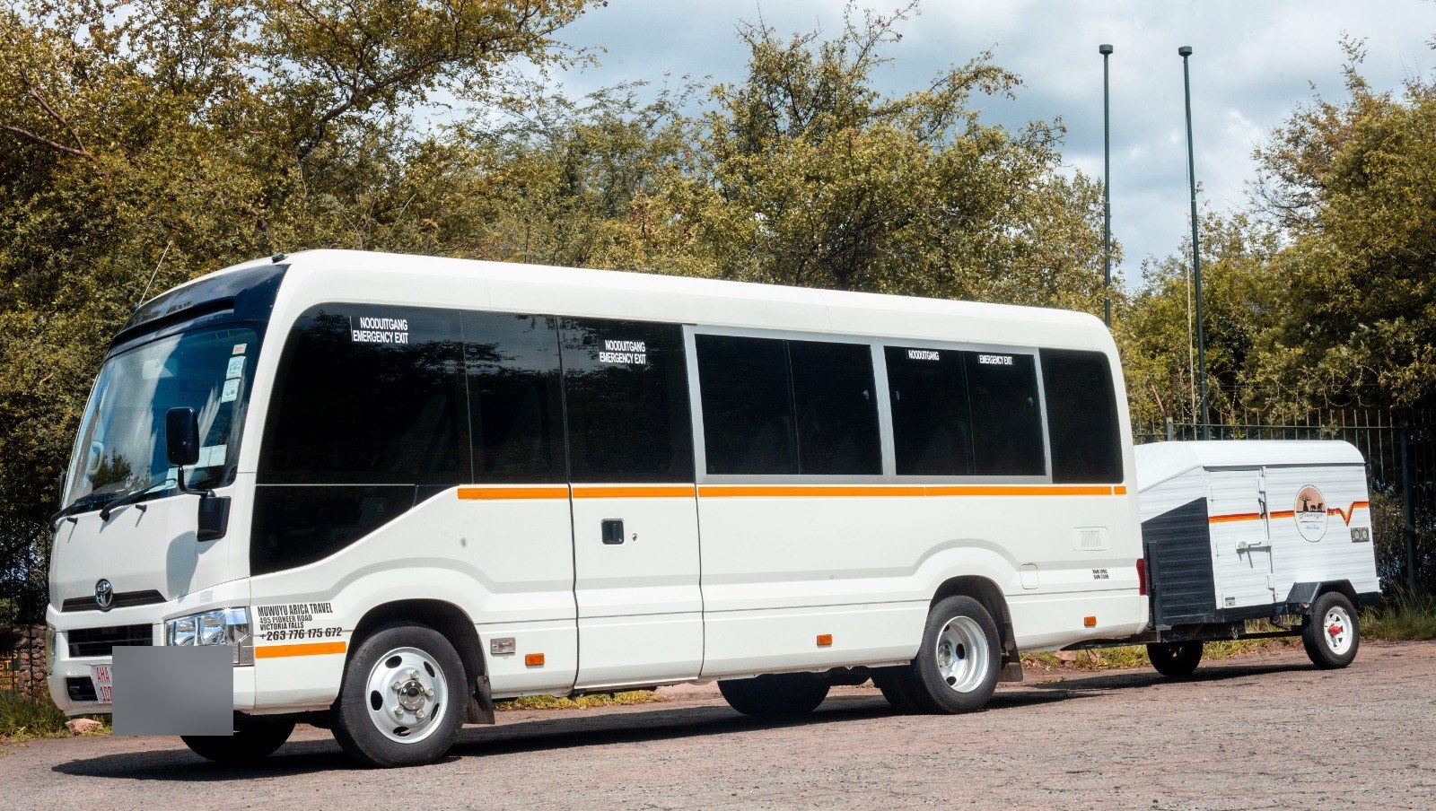 Standard transfer coach with luggage trailer